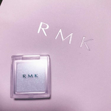 RMK
インジーニアス パウダーアイズ N
13 ペールブルー 💙

黒目の上につけたらかわいいな〜と思って
買ってみました😊

美容部員さんに聞いたところ
ハイライトとしても使えるみたいです！

でも