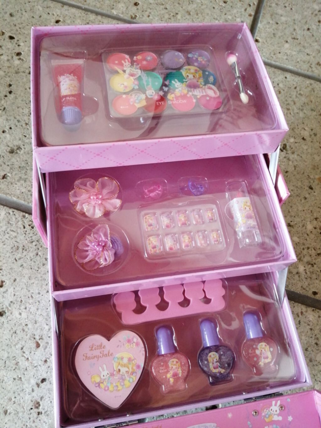 母ダヌキ on LIPS 「こちらは、娘ちゃんのバニティケース🥰あるお約束を守って目標達成..」(2枚目)