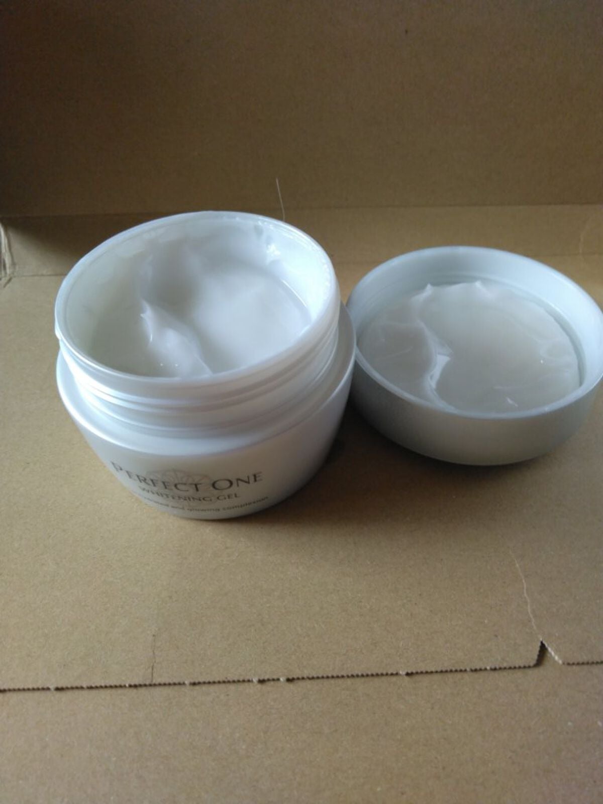 パーフェクトワン 薬用ホワイトニングジェル/パーフェクトワン/オールインワン化粧品を使ったクチコミ(2枚目)