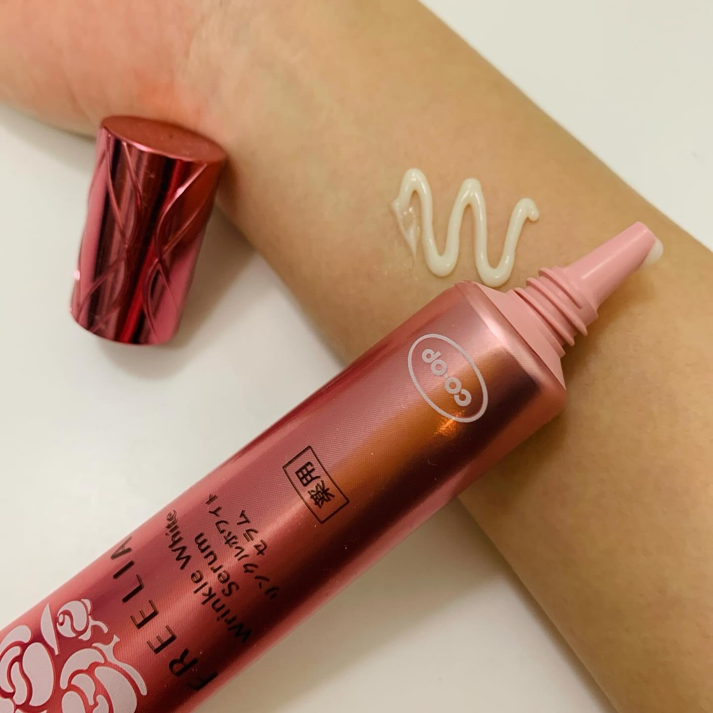 フリーリア 薬用リンクルホワイトセラムＥ/コープ/美容液を使ったクチコミ（3枚目）