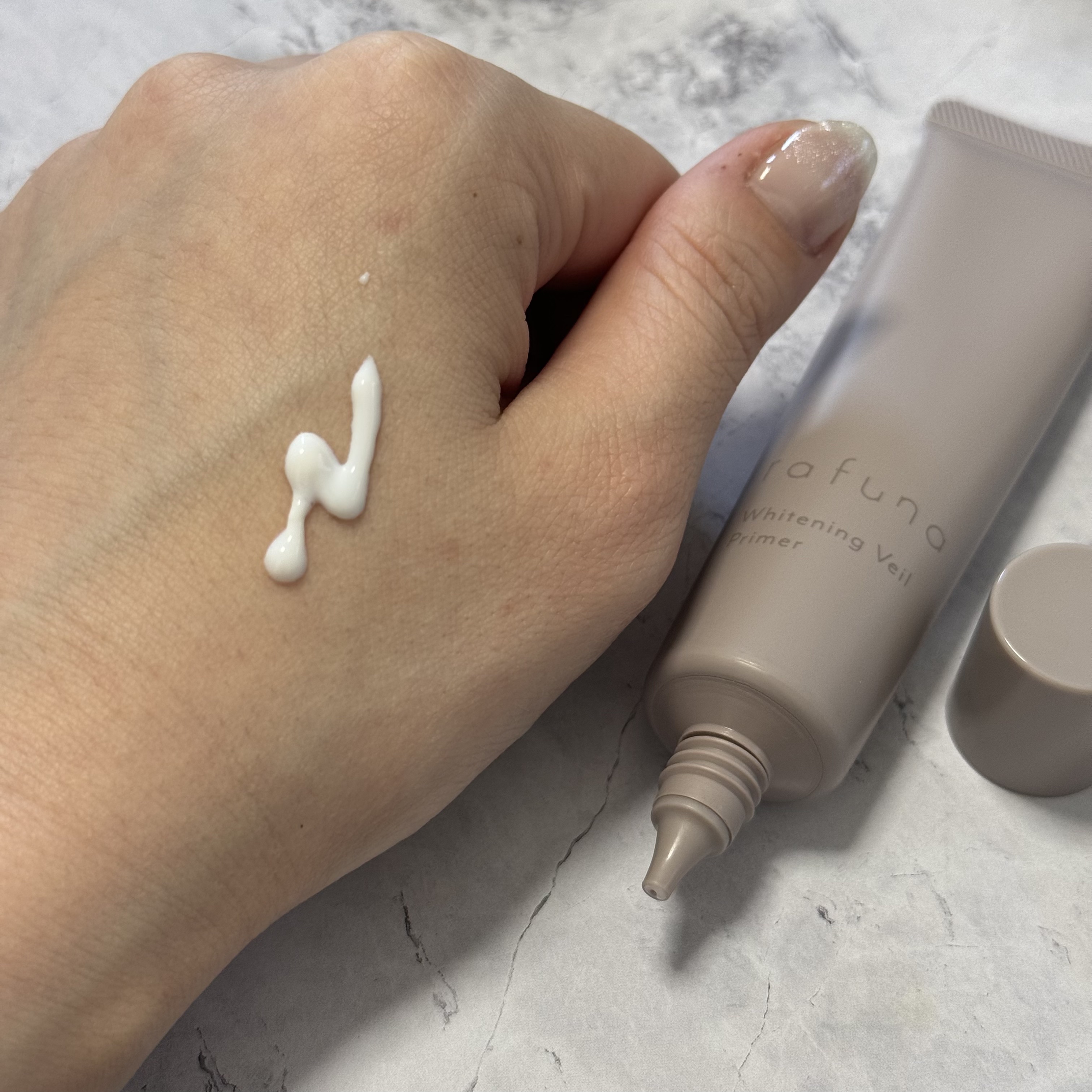 ホワイトニングヴェールプライマー/rafuna/化粧下地を使ったクチコミ（3枚目）
