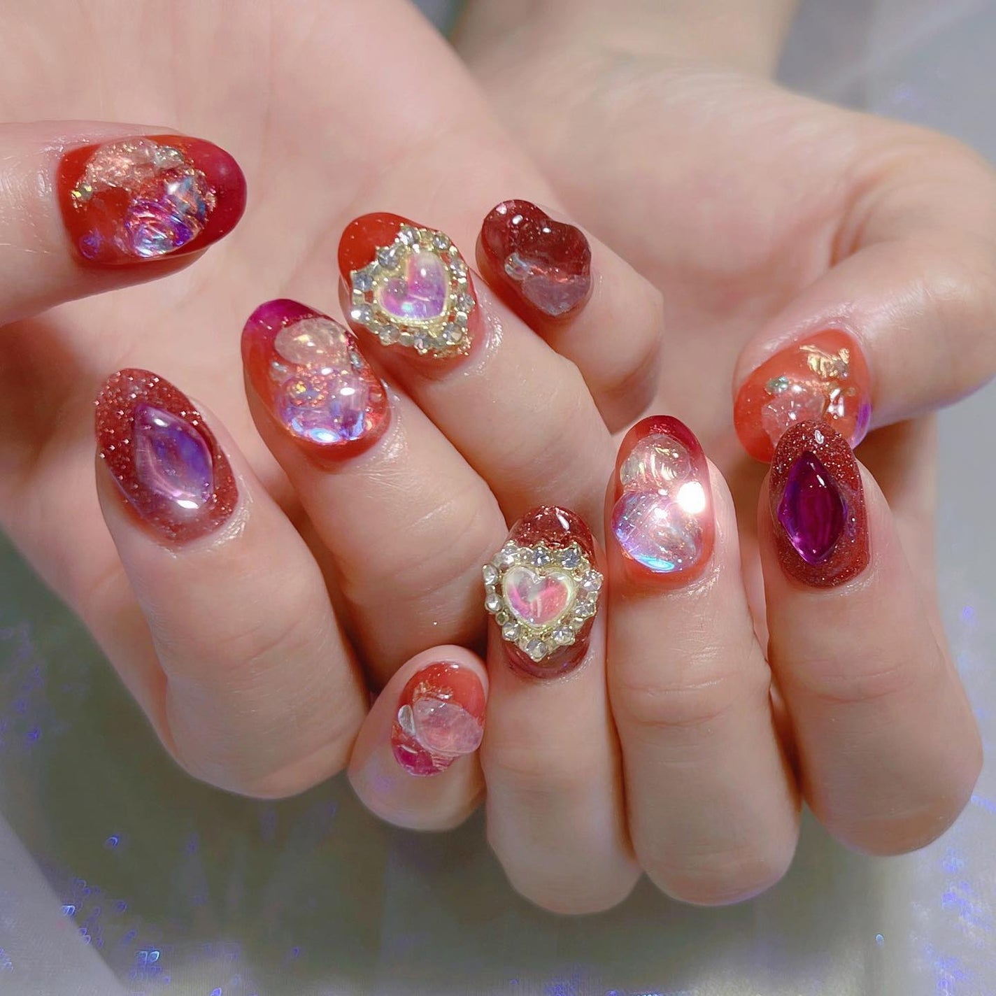 なかやまちえこ on LIPS 「赤のきらきら詰め合わせネイル🪄⠀⠀@aldiousmarina..」(2枚目)