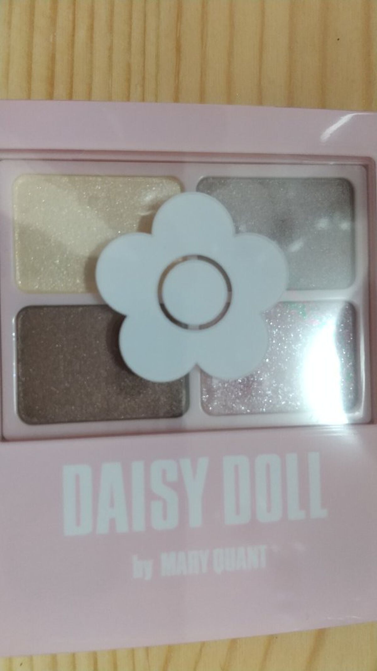 デイジードール アイカラー パレット/DAISY DOLL by MARY QUANT/アイシャドウパレットを使ったクチコミ(2枚目)