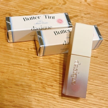 dasiqueのcream de butter tint(クリームドバターティント)を購入しました。

これは完全に私のせいなのだけど
色味が全然合わない…😭色白でお若い人が似合うラインナップなのかも。