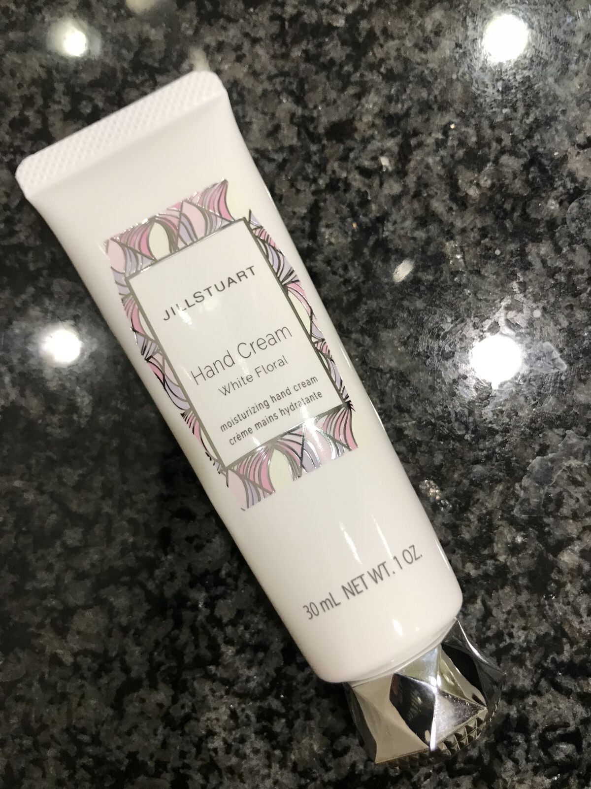 ジルスチュアート ハンドクリーム ホワイトフローラル/JILL STUART/ハンドクリームを使ったクチコミ（1枚目）