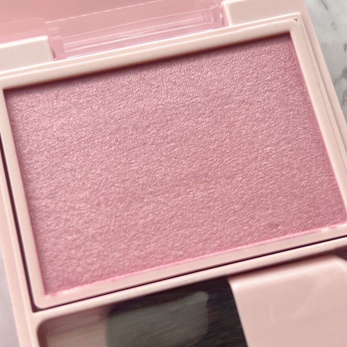 パウダーブラッシュ/DAISY DOLL by MARY QUANT/パウダーチークを使ったクチコミ(2枚目)