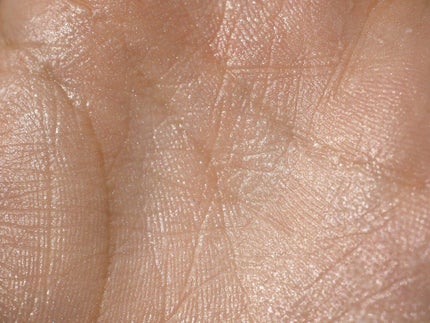 chihiro_tc on LIPS 「使うのが毎回楽しみすぎる#ウラニアの「クリスタルパール」✨本物..」(4枚目)