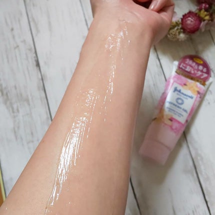 リフレッシュジェル サマーフローラル/ジョンソンボディケア/ボディローションを使ったクチコミ(3枚目)