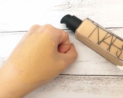 ナチュラルラディアント ロングウェアファンデーション/NARS/リキッドファンデーションを使ったクチコミ(3枚目)
