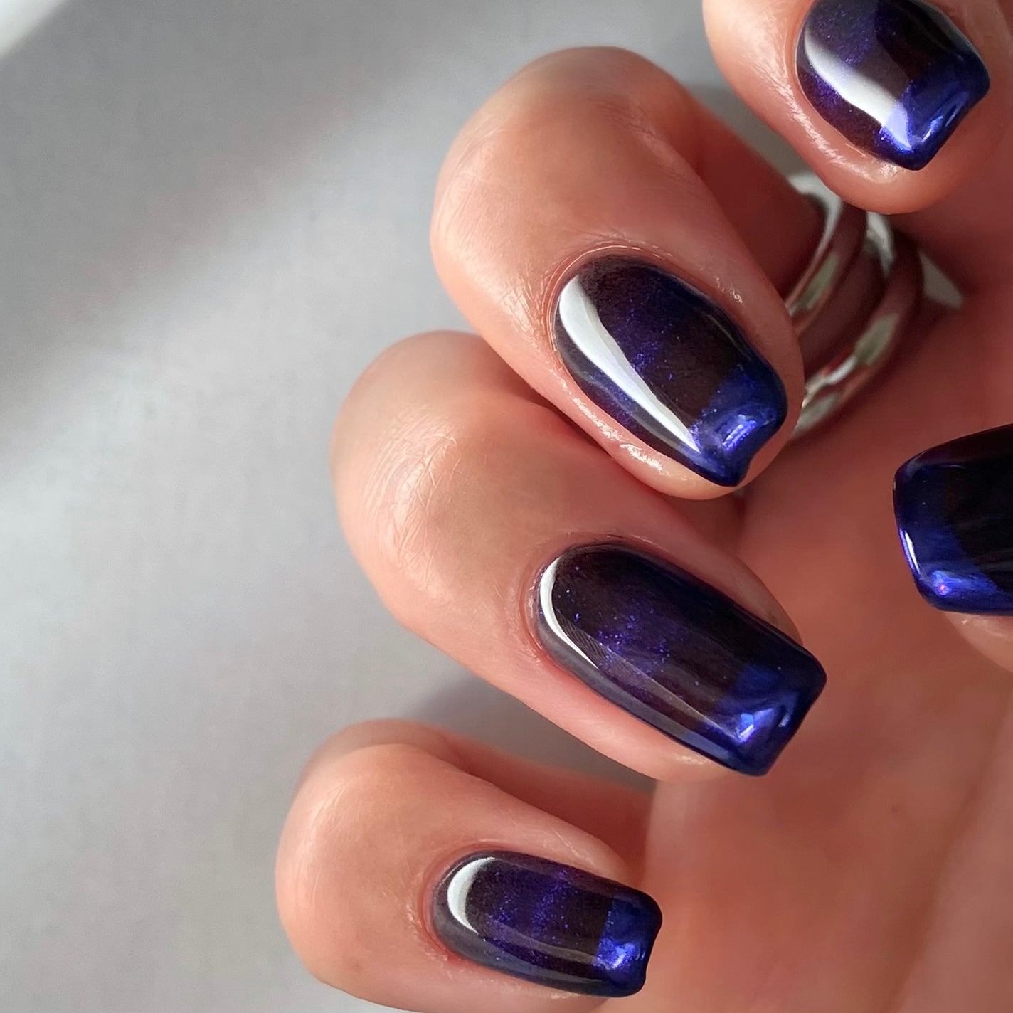 sato 🕊 self nail🫧🤍 on LIPS 「ラインマグネット💙💜☑︎ミスティックジェル300☑︎ミスティッ..」(4枚目)