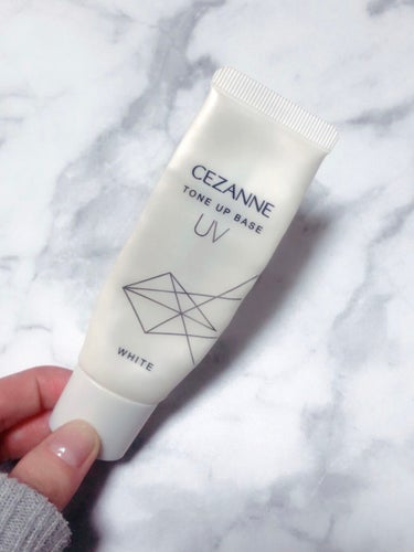 CEZANNE
UVトーンアップベース（ホワイト）

SPF50+/PA++++ ノンケミカル処方(紫外線吸収剤不使用) 
ウォータープルーフ処方
※単品使用なら洗顔だけでも落とせるそうです



……