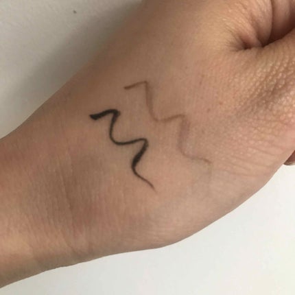 ハイパーシャープ ライナー R/MAYBELLINE NEW YORK/リキッドアイライナーを使ったクチコミ(2枚目)