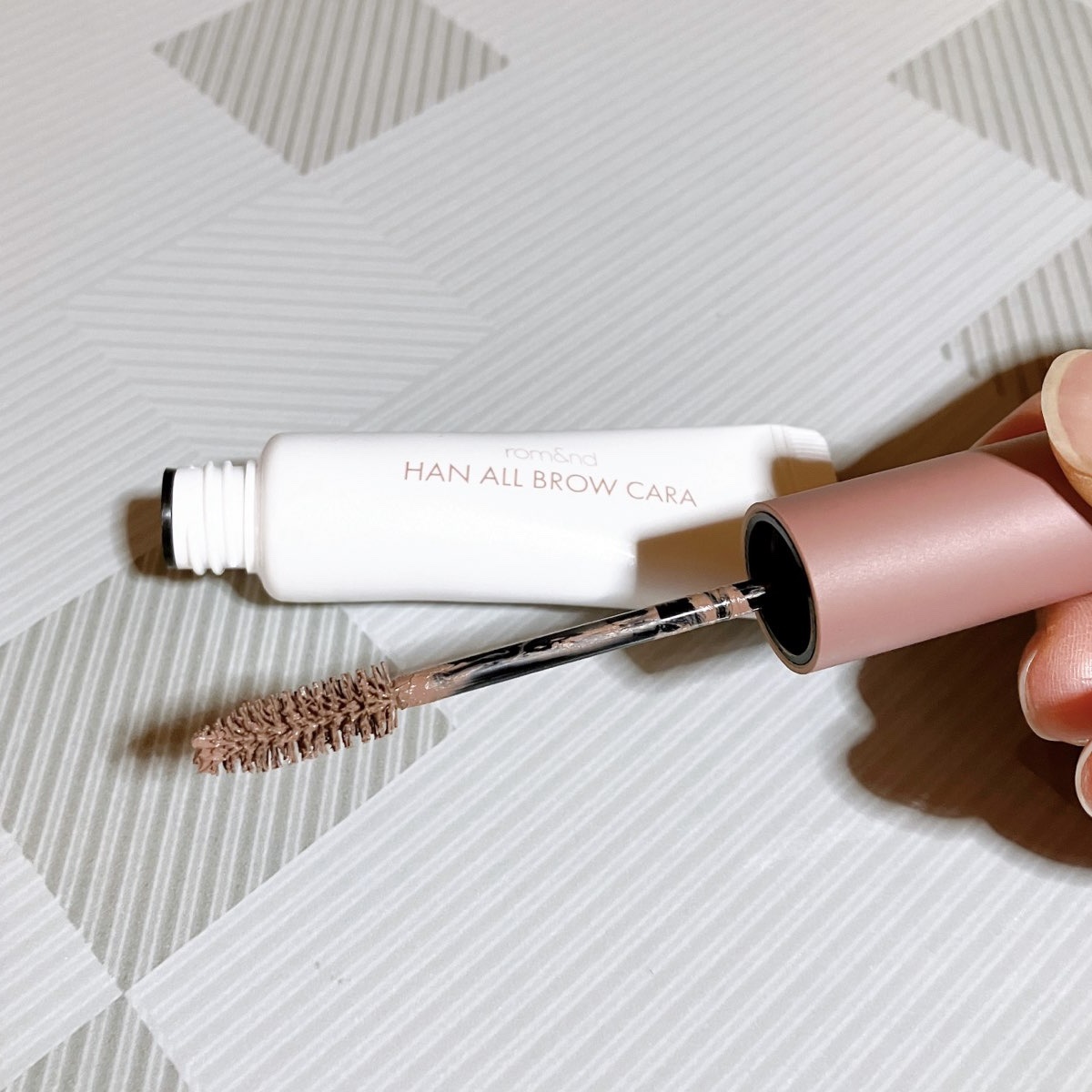 ハンオールブロウカラ/rom&nd/眉マスカラを使ったクチコミ（2枚目）