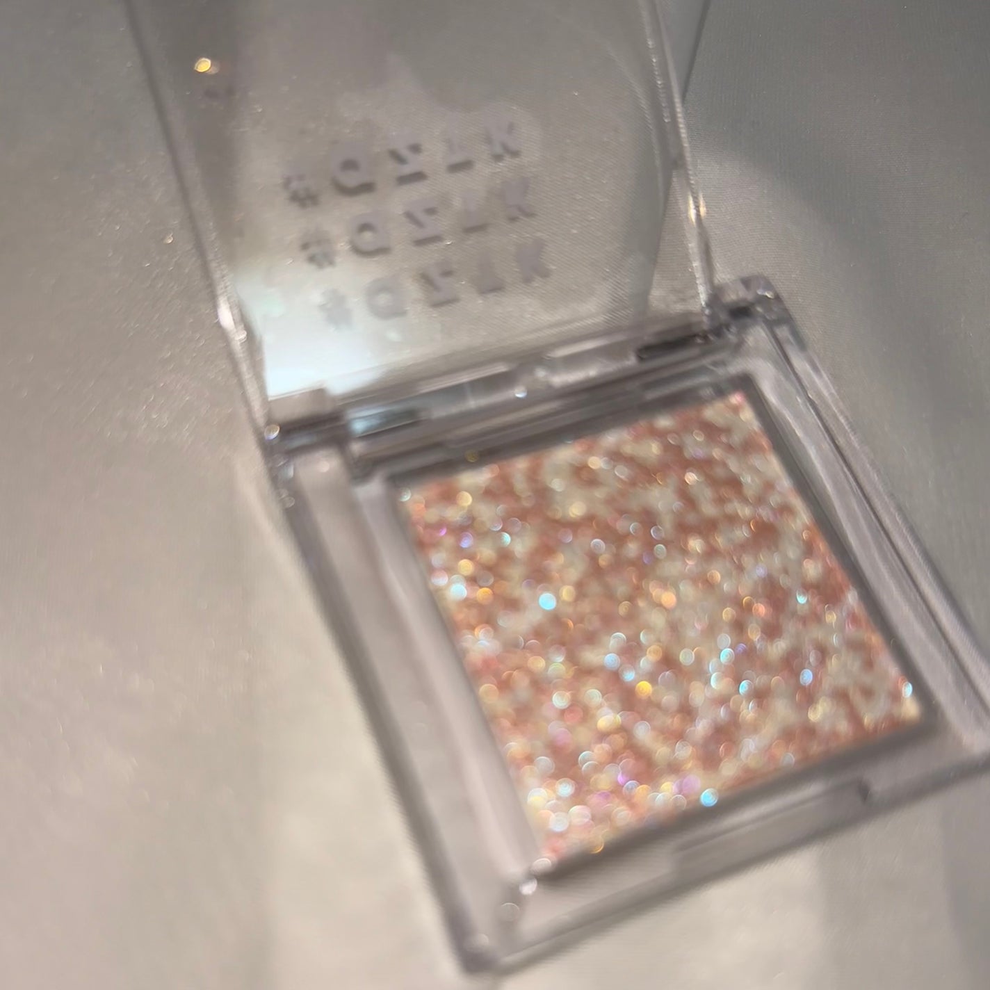 シングルアイシャドウ/aZTK/単色アイシャドウを使ったクチコミ(4枚目)