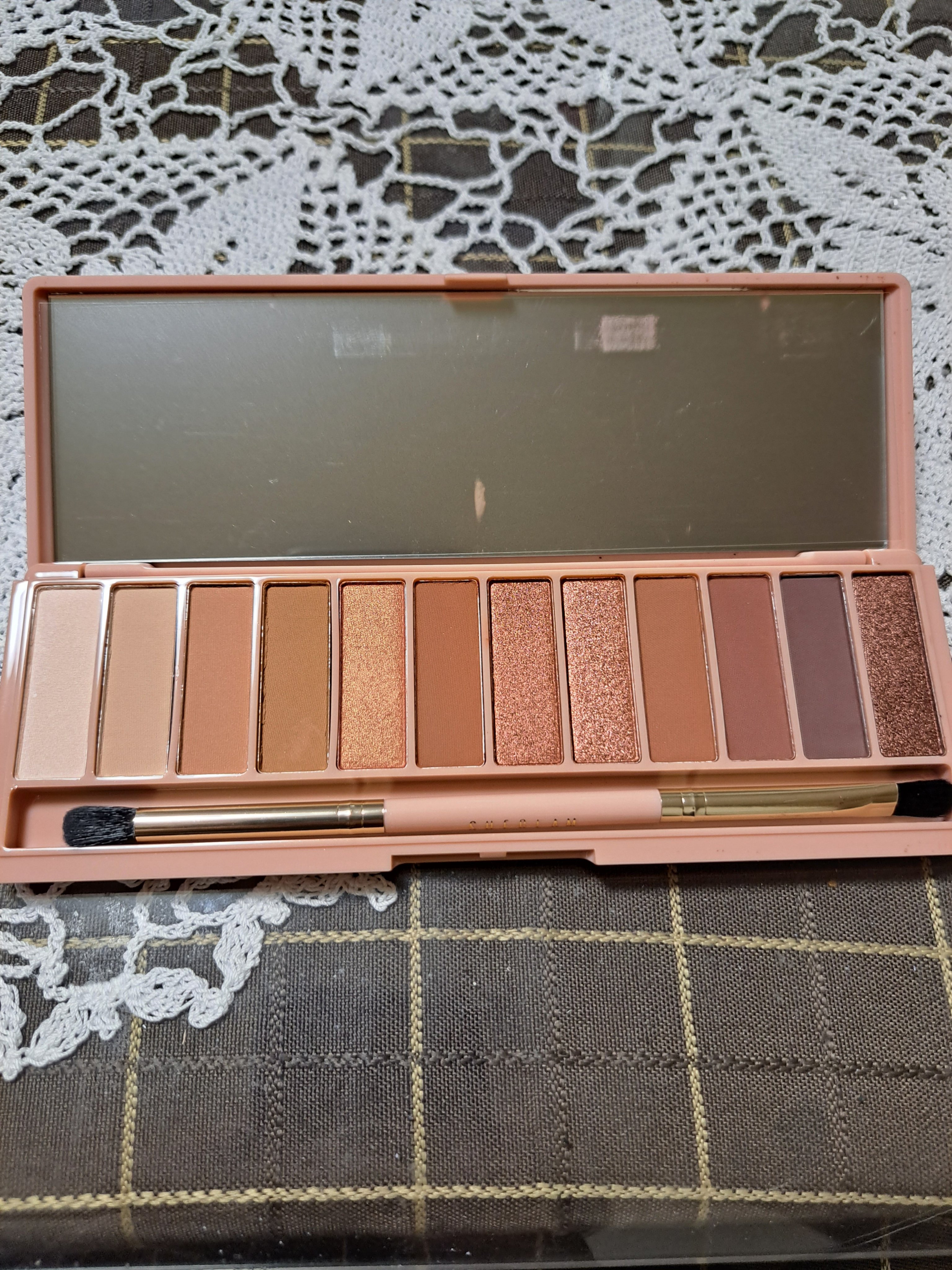 バーガンディーパレット メイクアップ アイシャドウ/SHEGLAM/アイシャドウパレットを使ったクチコミ（2枚目）