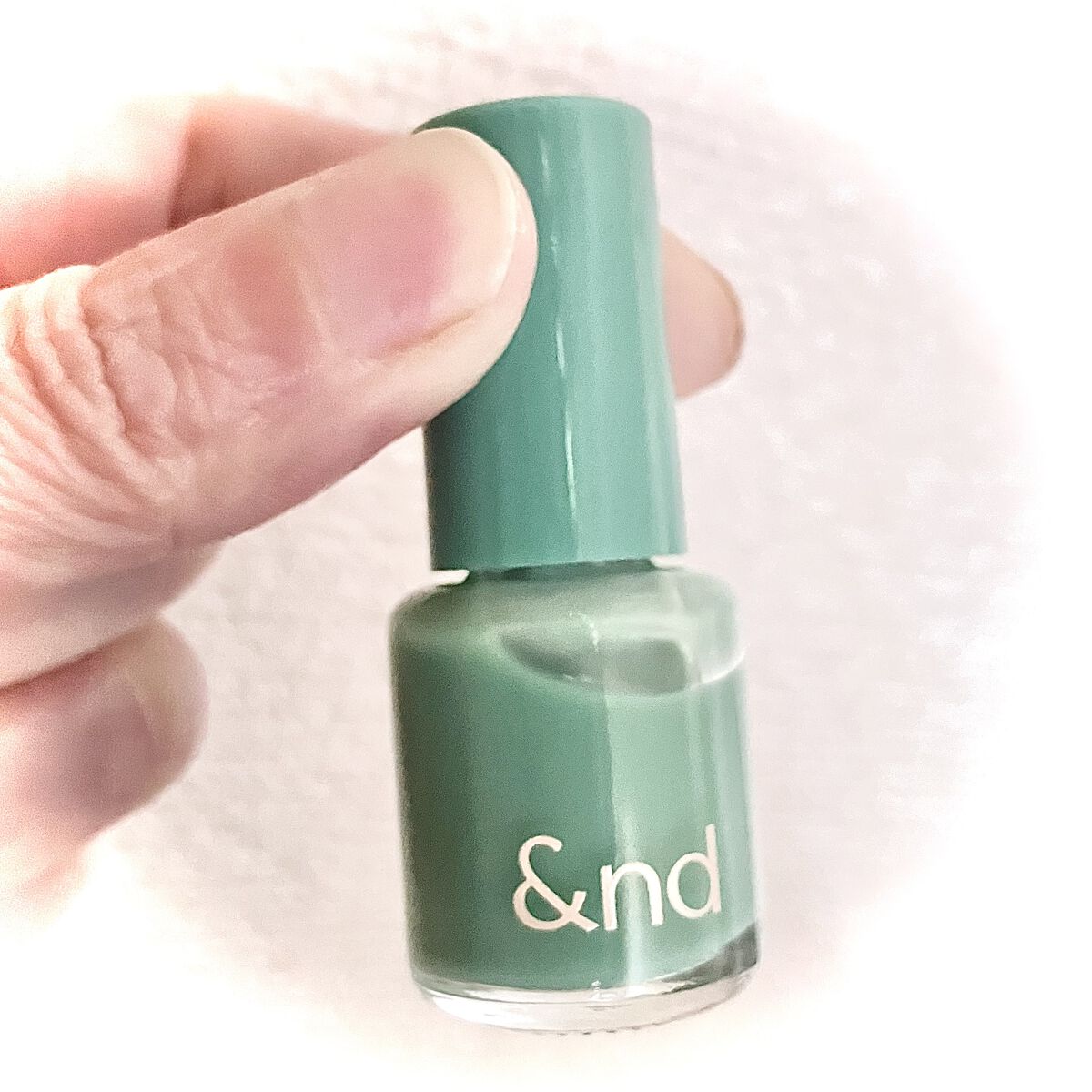 アンドバイロムアンド　グラッシードロップネイル GN01 アボカド/&nd by rom&nd/マニキュアを使ったクチコミ（2枚目）