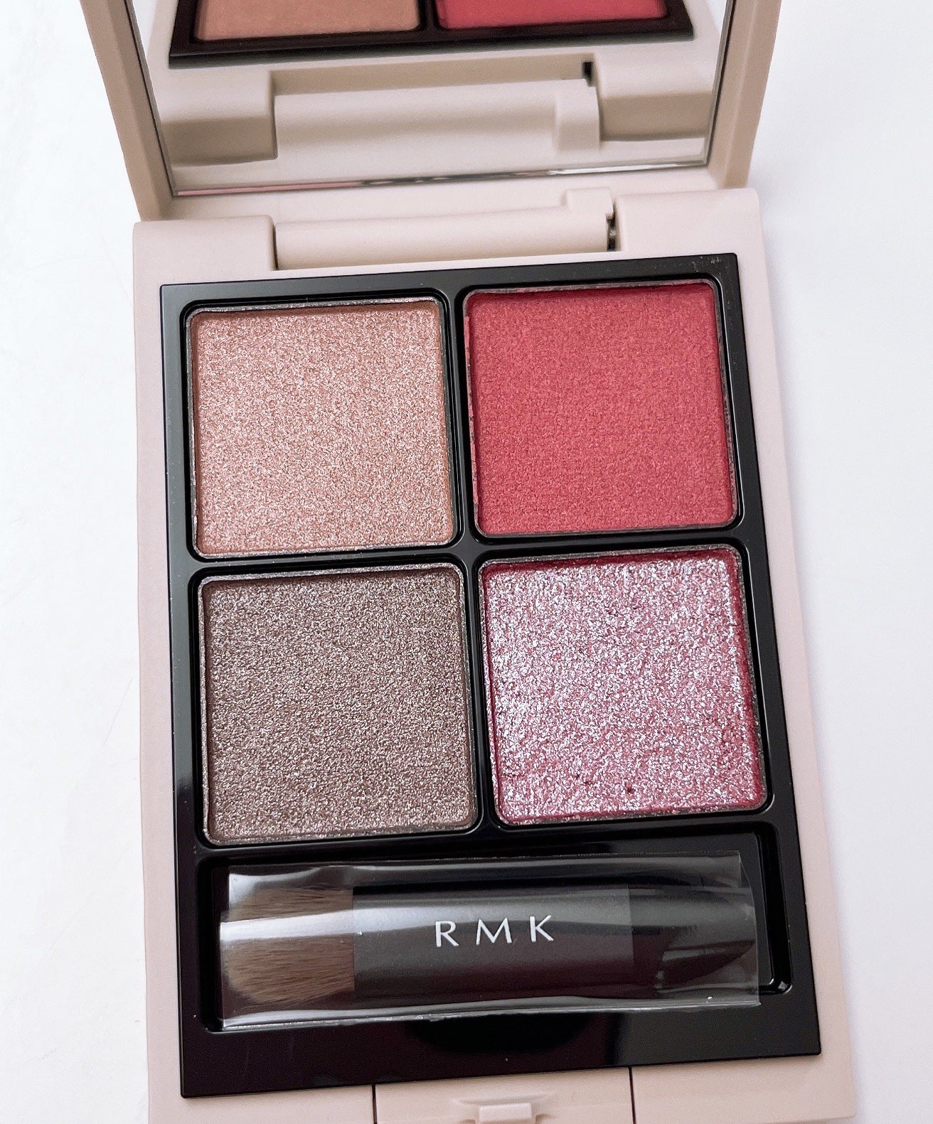 RMK シンクロマティック アイシャドウパレット/RMK/アイシャドウパレットを使ったクチコミ(2枚目)