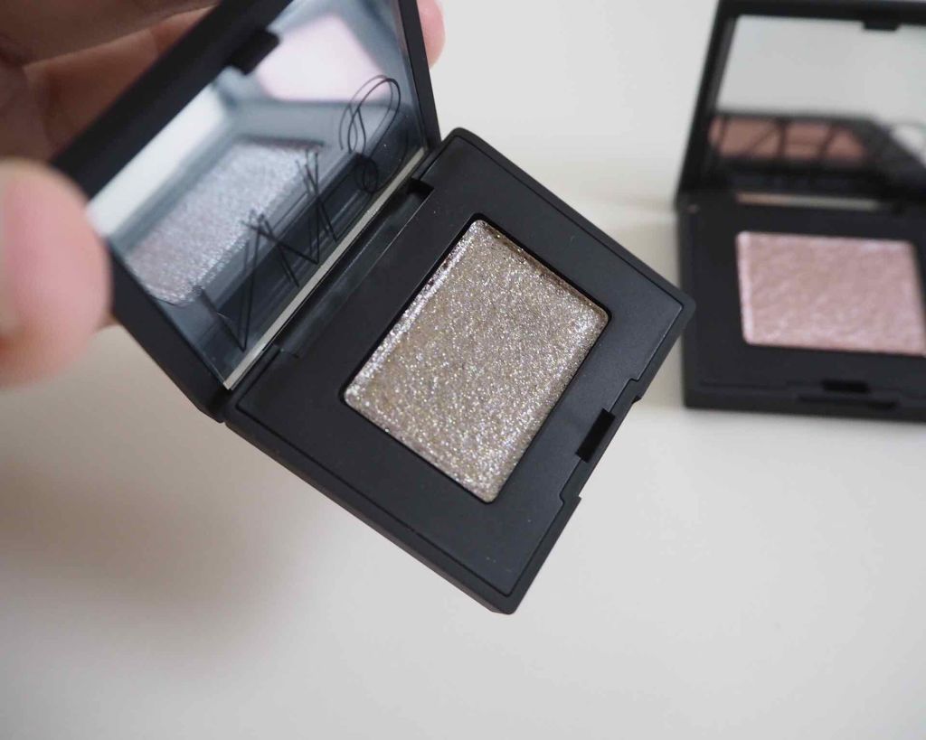 ハードワイヤードアイシャドー/NARS/単色アイシャドウを使ったクチコミ（3枚目）