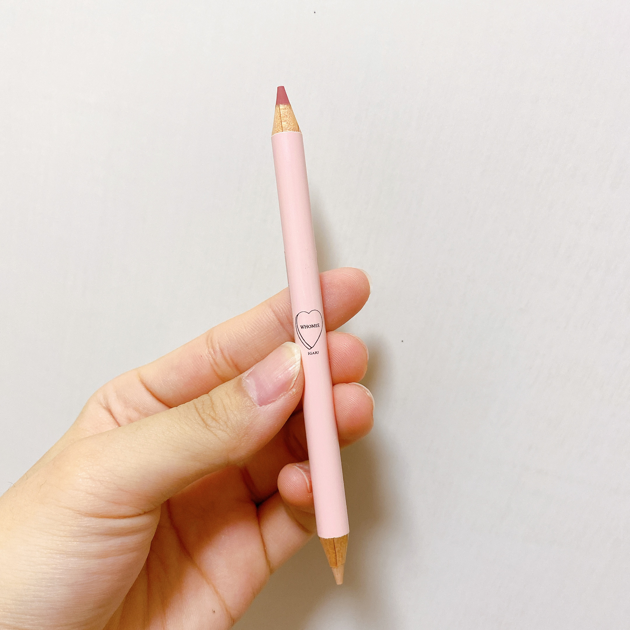 WHOMEE ダブルリップライナーのクチコミ「\WHOMEE ダブルリップライナー/

えんぴつみたいですが

細かく縁取りしやすい！！

..」（1枚目）