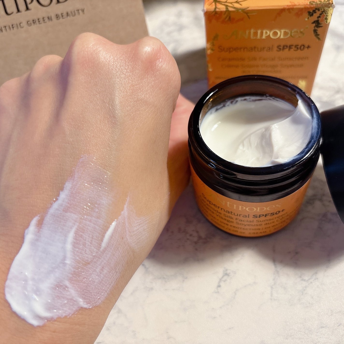 アンティポディース スーパーナチュラル SPF50+ フェイシャル サンスクリーン/Antipodes/日焼け止めクリームを使ったクチコミ(4枚目)