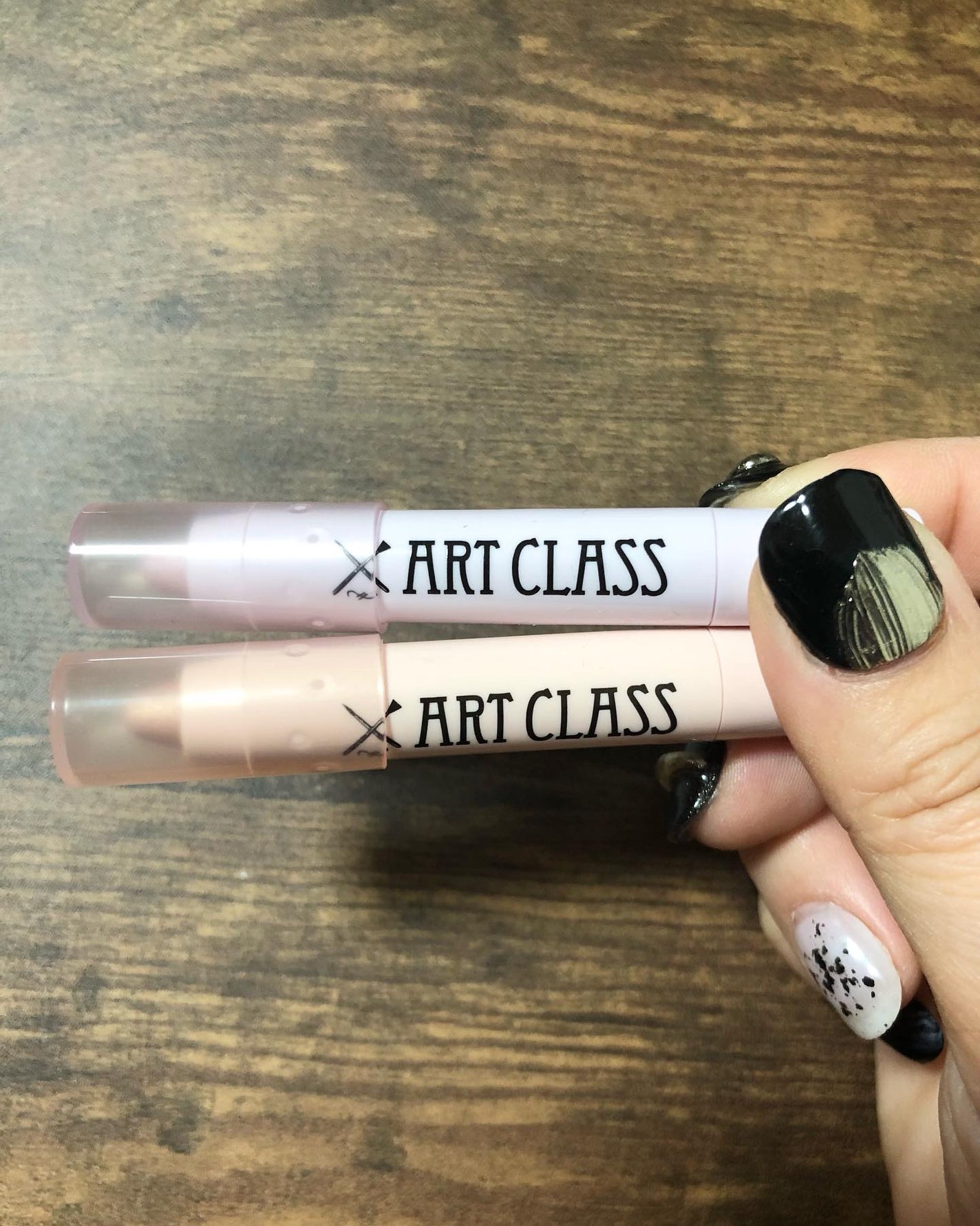 アートクラス アイグリッツ/too cool for school/スティックアイシャドウを使ったクチコミ(2枚目)