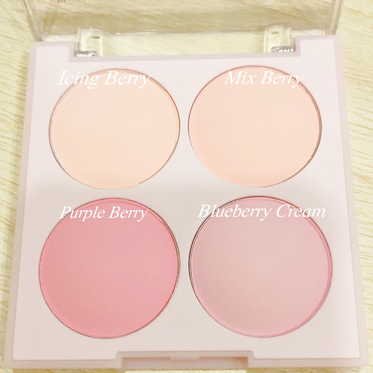 ブレンディングムードチーク/dasique/パウダーチークを使ったクチコミ（2枚目）