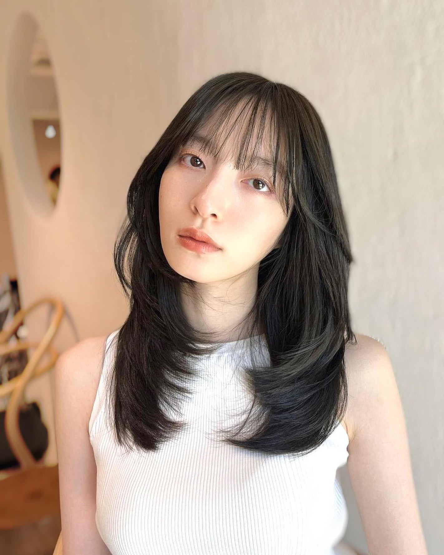 HARUNA on LIPS 「たっぷりレイヤー♡鎖骨辺りからスタートした、大人上品なレイヤー..」(2枚目)