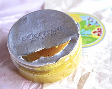 L'OCCITANE シトラスヴァーベナ デリシャスジャムスクラブのクチコミ「
今さらなのですが、L'OCCITANEのシトラスヴァーベナ デリシャスジャムスクラブ使いまし.....」（2枚目）