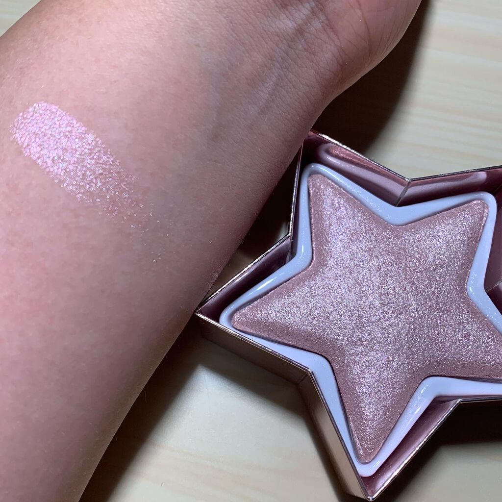 スターオブザショー ハイライター スターストラック/MAKEUP REVOLUTION/パウダーハイライトを使ったクチコミ(2枚目)