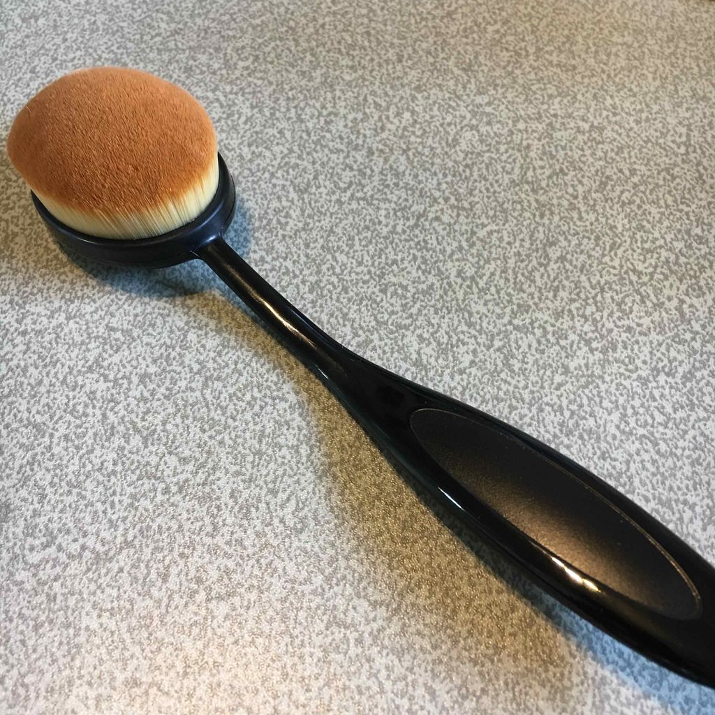 春姫ファンデーションブラシ(オーバル型)/DAISO/メイクブラシを使ったクチコミ（1枚目）