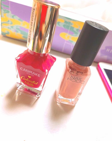 CANMAKE カラフルネイルズ
NAIL HOLICの組み合わせをしてみました！

CANMAKEのネイルは初めて使いました。
とても塗りやすくてムラがないので良きです！
 #映えコスメ  #リクエス