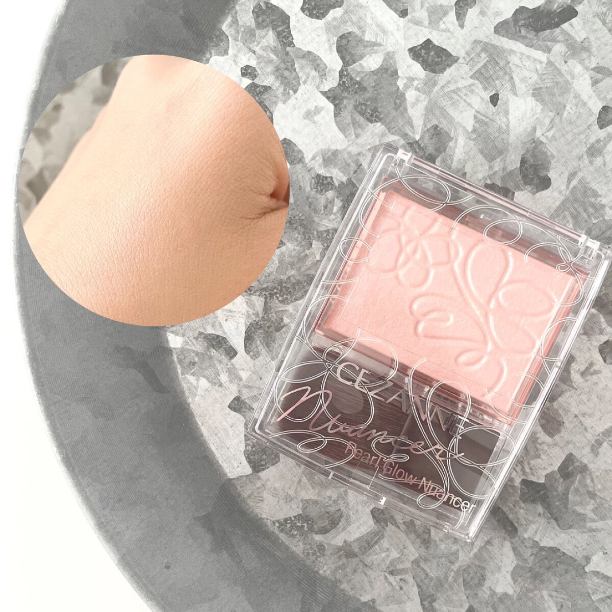 パールグロウニュアンサー/CEZANNE/パウダーハイライトを使ったクチコミ（2枚目）