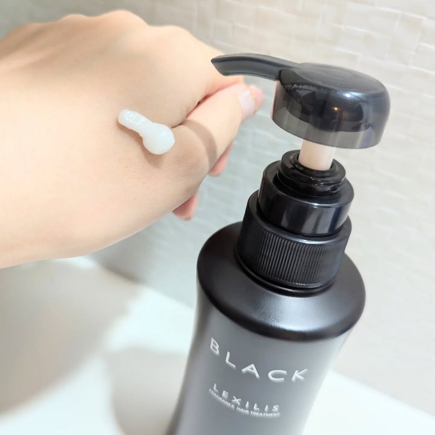 ブラック フレグランストリートメント/LEXILIS/洗い流すヘアトリートメントを使ったクチコミ(2枚目)