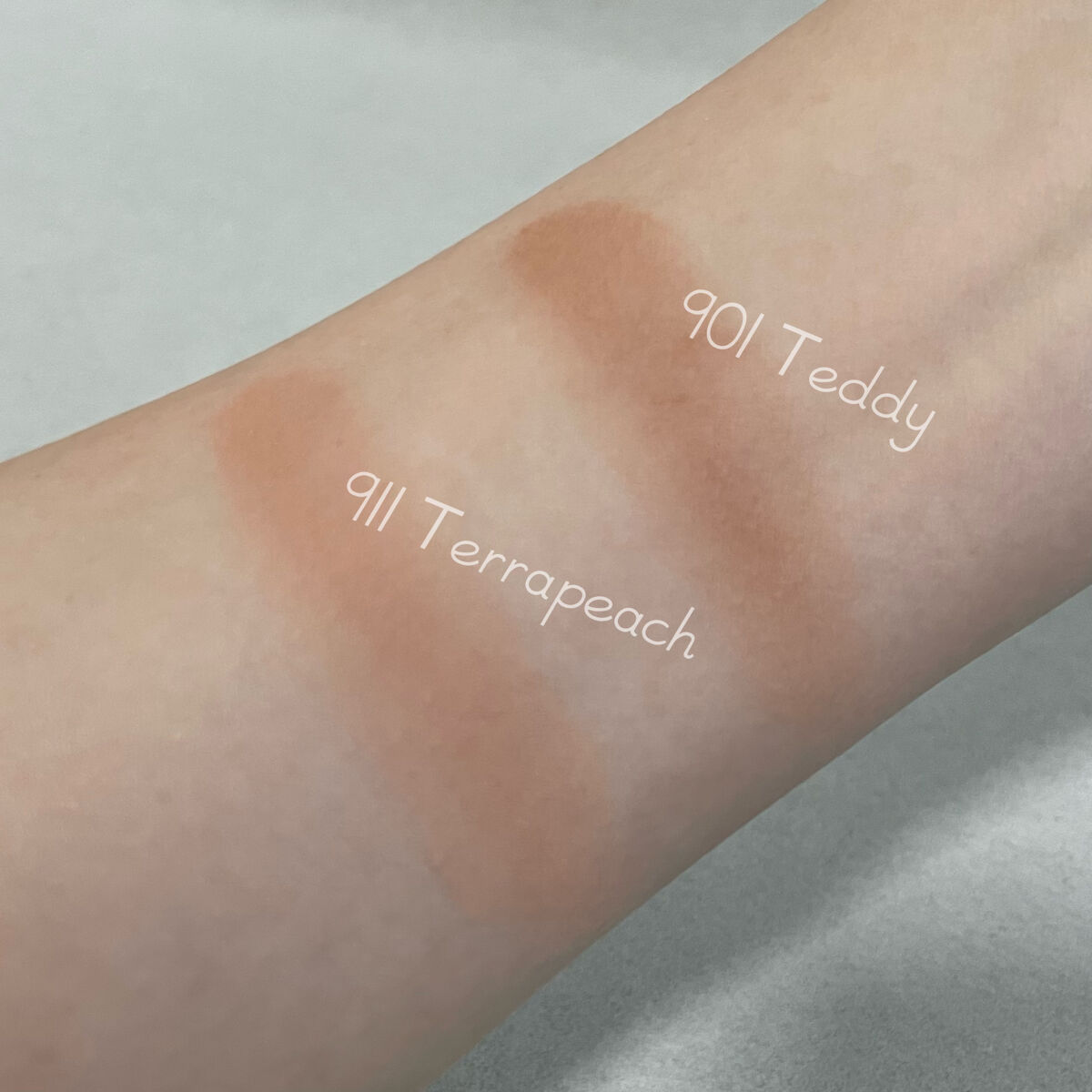 モノアイシャドウ 911 テラピーチ/Laka/単色アイシャドウを使ったクチコミ（3枚目）