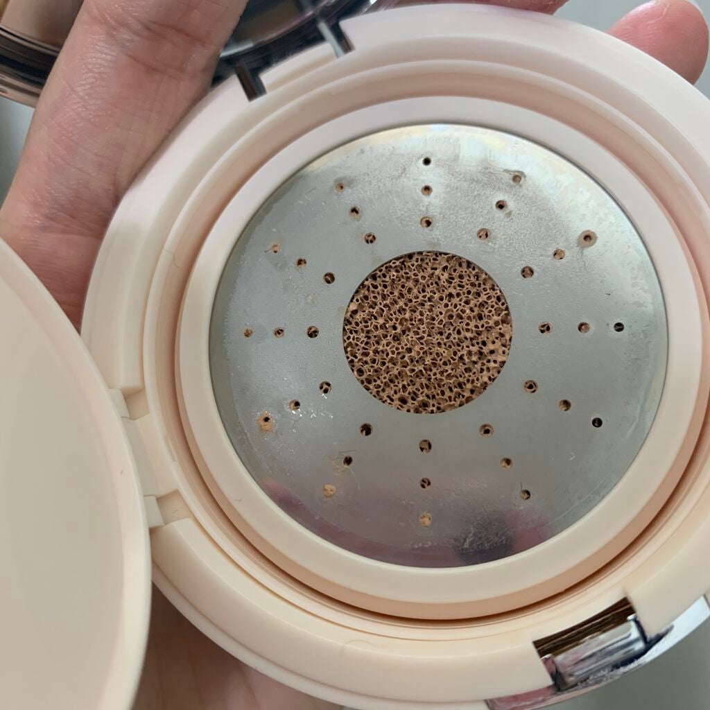 マジックエッセンスシャワークッション/APRILSKIN/クッションファンデーションを使ったクチコミ(2枚目)