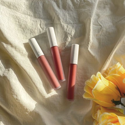 オールタイム ムード ベルベットティント 2PM 赤いバラのそばで君を待ってる〈リアルムードレッド〉/saat insight/リップティントを使ったクチコミ(1枚目)