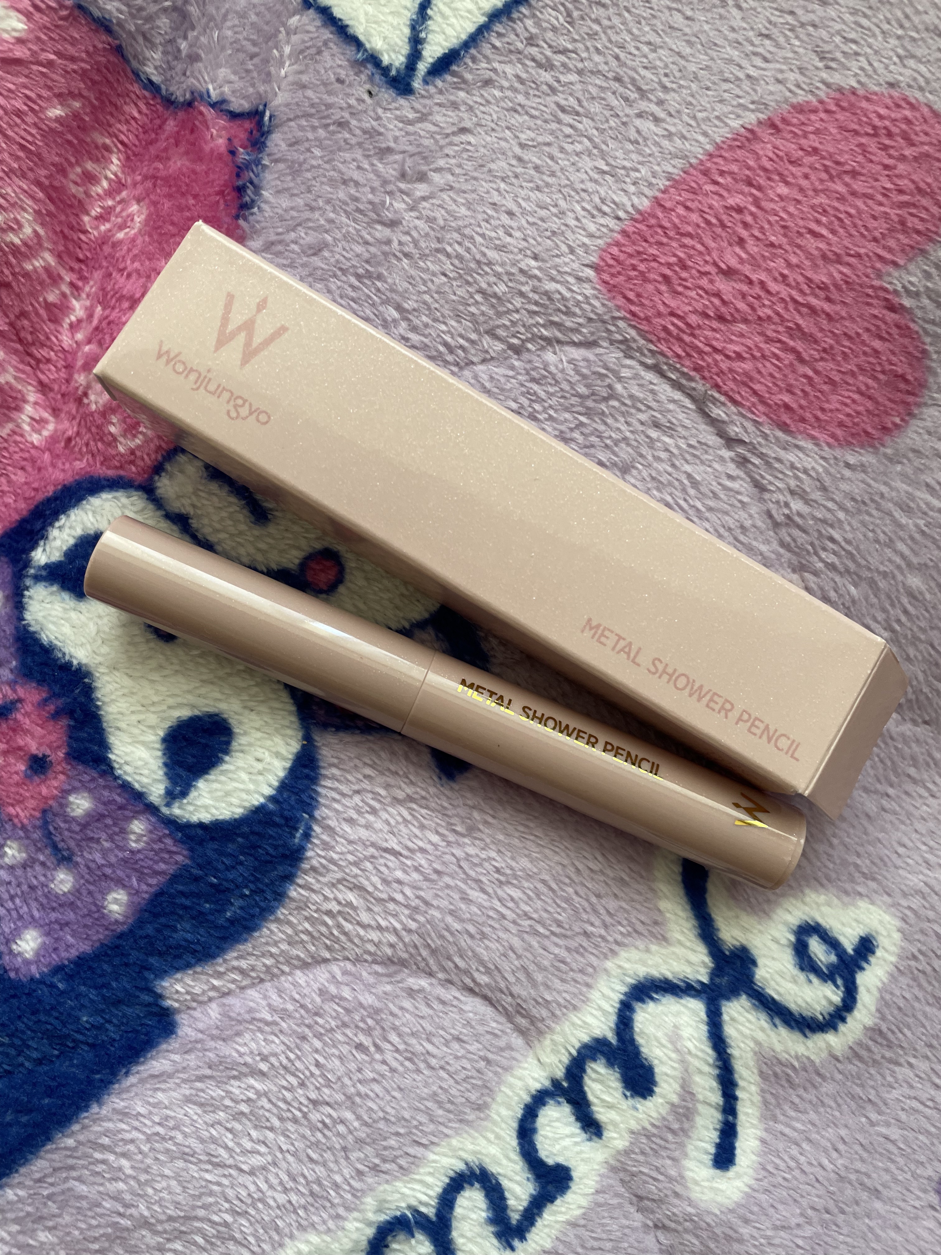 ウォンジョンヨ　メタルシャワーペンシル 01ドリームハグ/Wonjungyo/スティックアイシャドウを使ったクチコミ（3枚目）