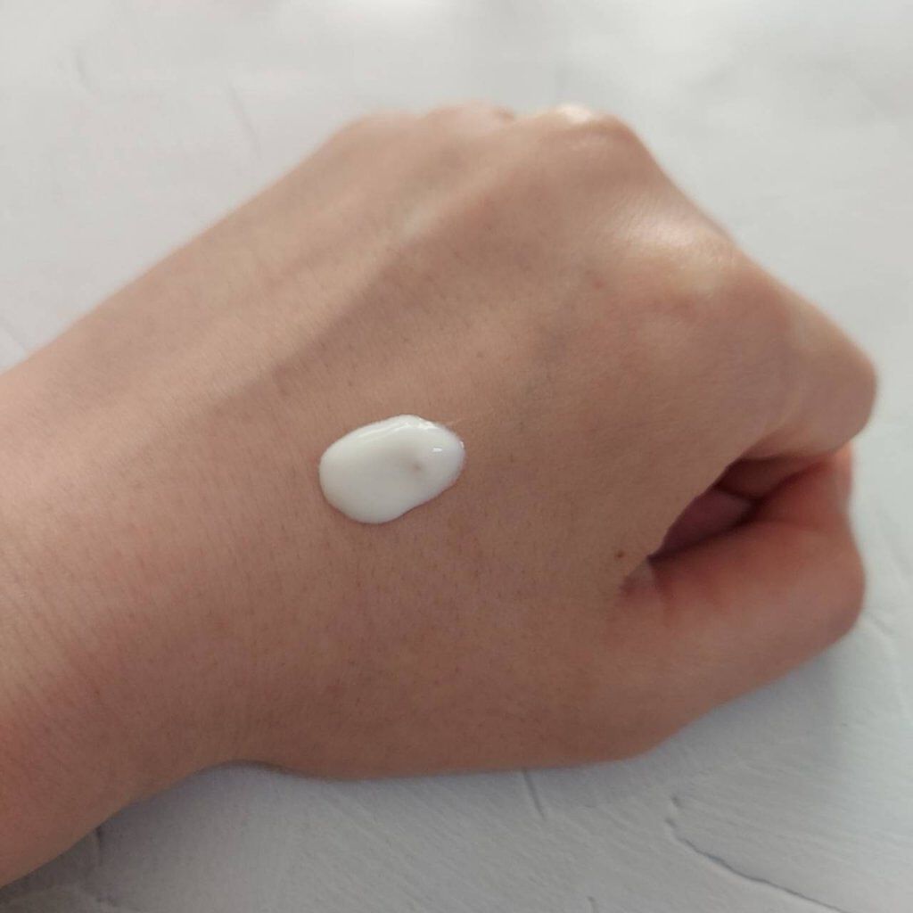 Sun Crush！UV essence 〜向日葵〜/Shiro no Sakura./日焼け止めクリームを使ったクチコミ（2枚目）