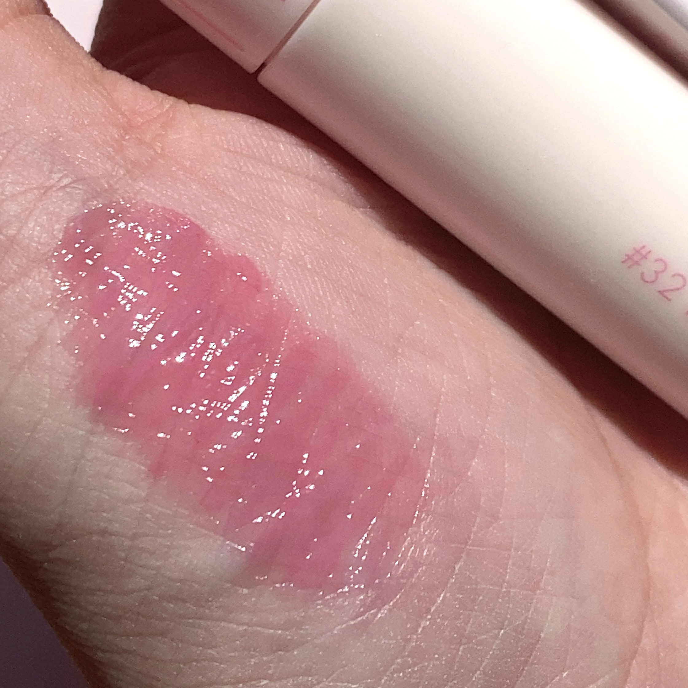 ジューシーラスティングティント 32 ベアベリースムージー(BARE BERRY SMOOTHIE)/rom&nd/リップティントを使ったクチコミ（2枚目）