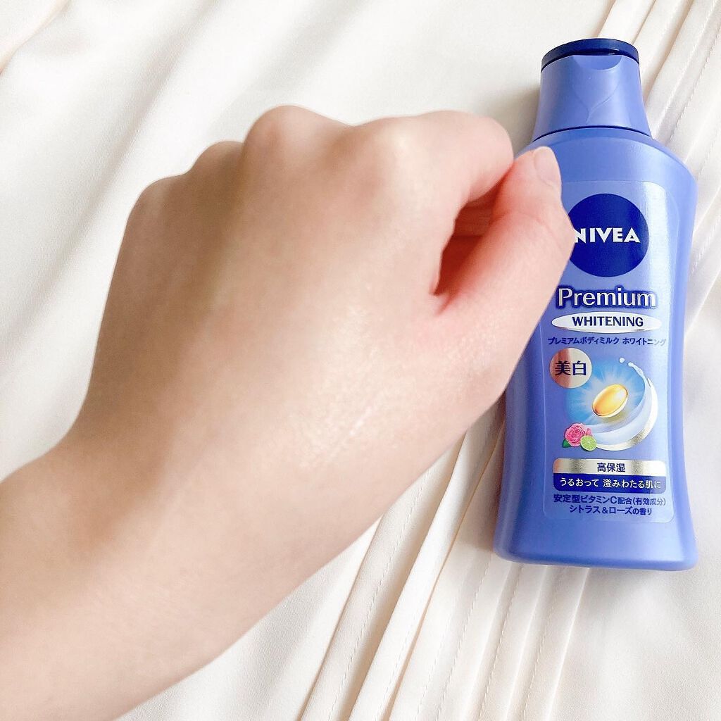 プレミアムボディミルク ホワイトニング【医薬部外品】 /ニベア/ボディミルクを使ったクチコミ(4枚目)