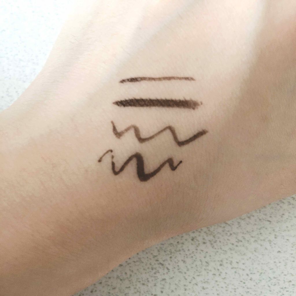 モテライナー リキッド/UZU BY FLOWFUSHI/リキッドアイライナーを使ったクチコミ（2枚目）