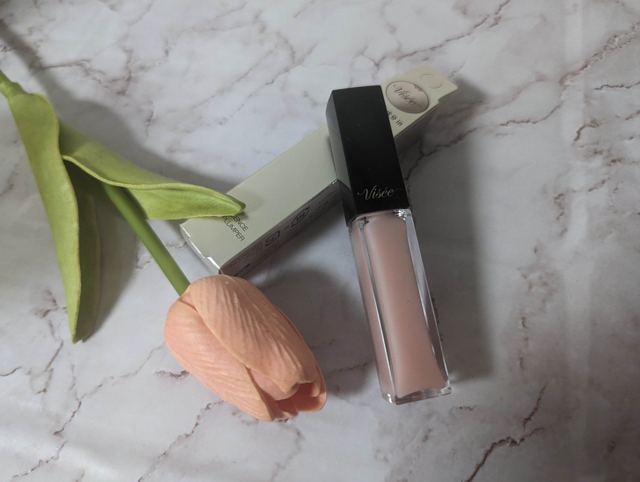 この刺激が病みつきになる！？
エッセンス リッププランパーVisée 
SP001シアーピンク
ピリピリ感がちょうどよくバニラミントの味も程よいベタベタ感も好き嫌いあるかもだけど私は大好きです！

#人生コスメへの愛を語ろう  #お直しポー