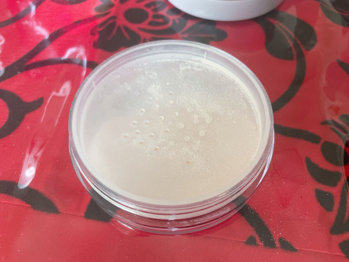 シルクアイスパウダー/b idol/ルースパウダーを使ったクチコミ（3枚目）