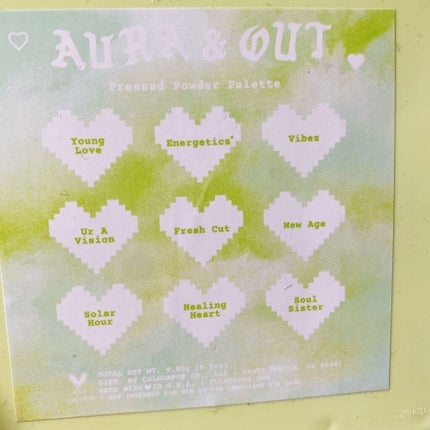 Aura & Out /ColourPop/アイシャドウパレットを使ったクチコミ(2枚目)