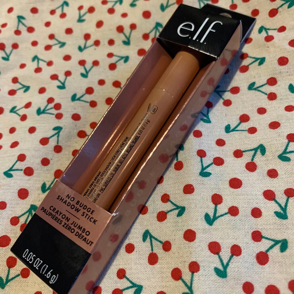 瑠華 on LIPS 「Elfのnobudgeshadowです。名前の通りよれにくいス..」(1枚目)