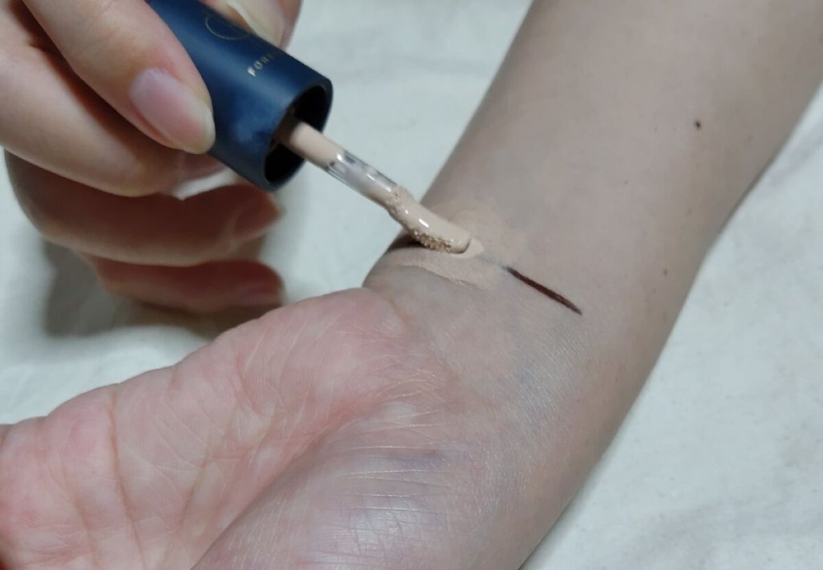 タトゥーウォータープルーフスカーコンシーラー/フォレンコス/リキッドコンシーラーを使ったクチコミ（2枚目）