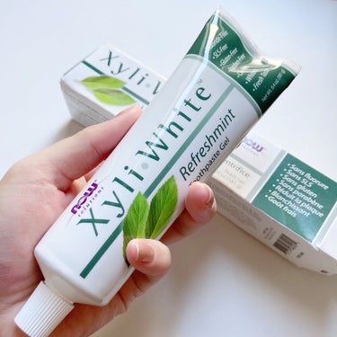 Now Foods XyliWhite Toothpaste Gel Refreshmintのクチコミ「メイクもスキンケアもフレグランスも﻿
それなりに移り気な私だけど﻿
口腔ケアはもう長らく.....」（2枚目）