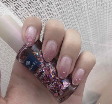 今回もポリッシュネイルです💅💕

♡ducatoチェリーピンクを2度塗りして
　指先にHOMEIパープルクラッシュを
　塗ってみました！

　ducatoチェリーピンクはほんのり
　ひかえめのピンクでと