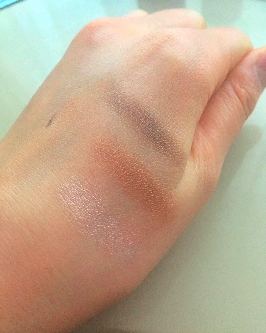 トーンアップアイシャドウ/CEZANNE/アイシャドウパレットを使ったクチコミ(2枚目)