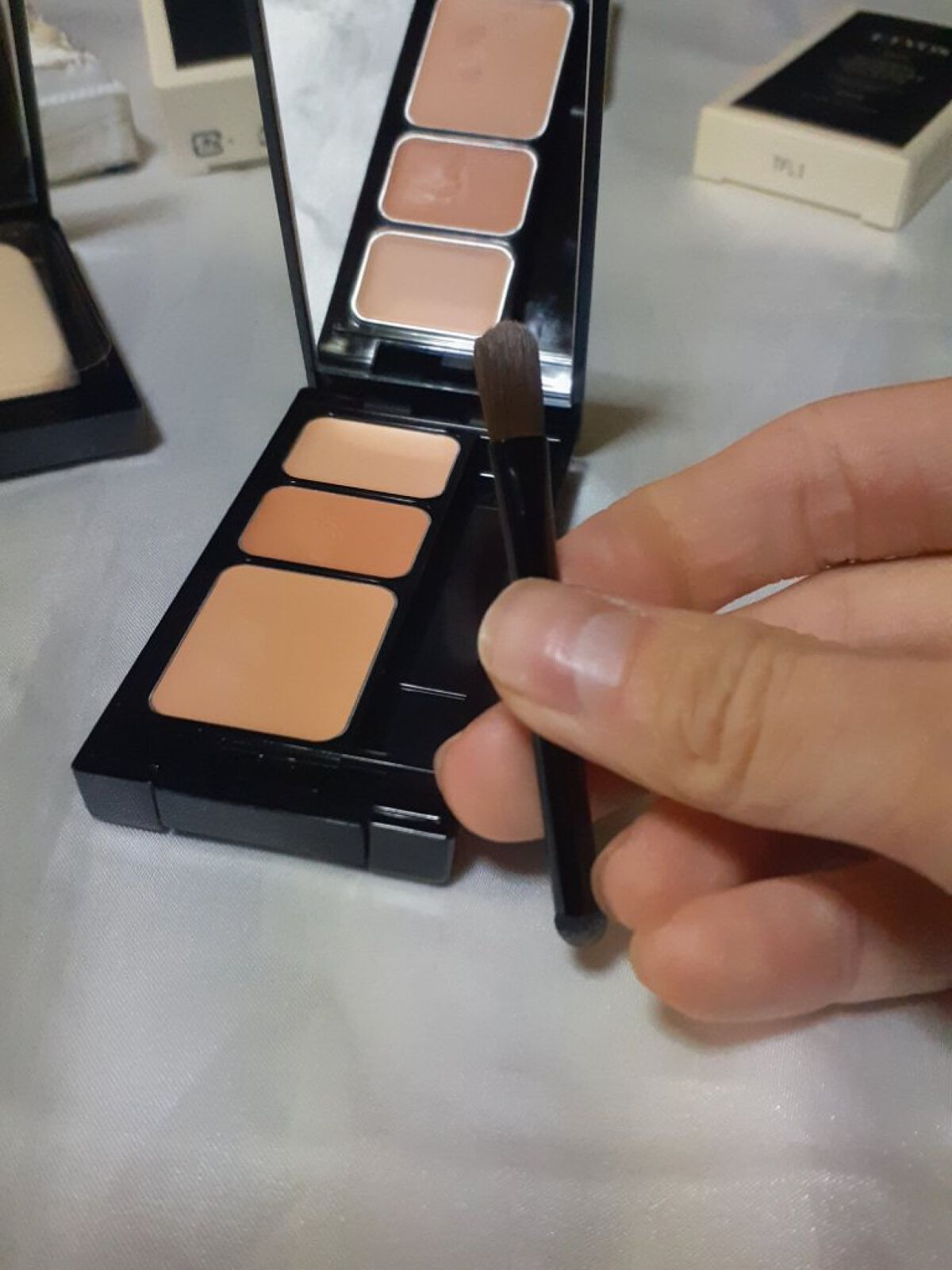 ミネラルコンシーラーパレット/エトヴォス/パレットコンシーラーを使ったクチコミ（3枚目）